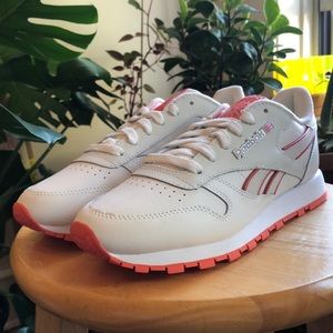 white NWOT Reebok Classic leather sneakers